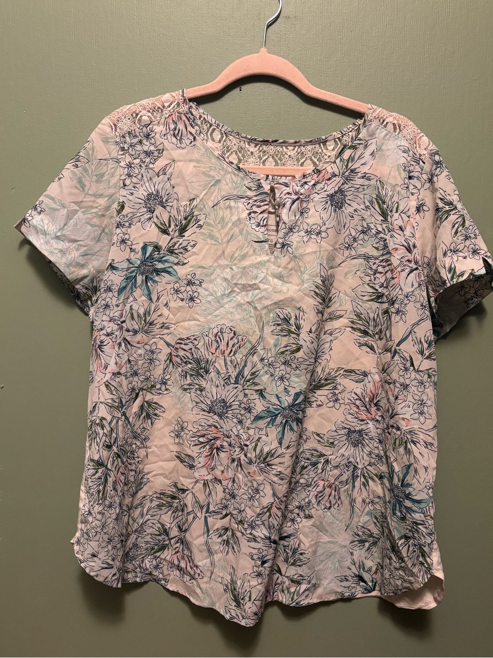 Floral Short-Sleeve Blouse in Light Pink